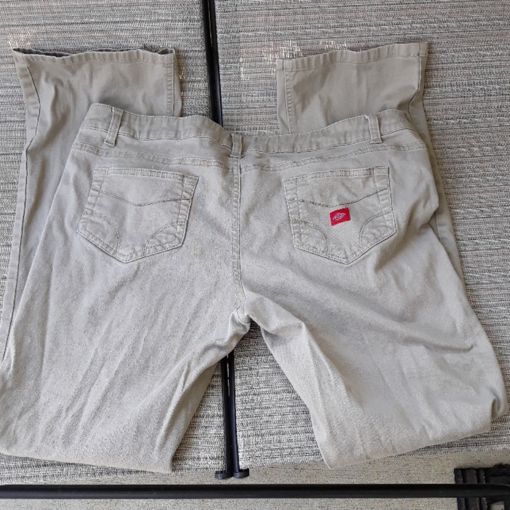 Dickie's pants